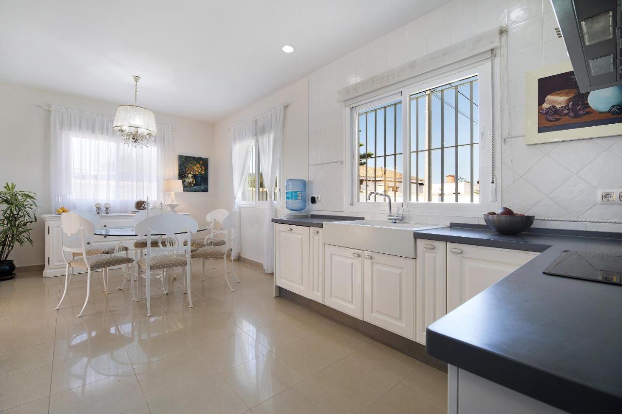 הוילה צ'יקלנה דה לה פרונטרה Casa Abedul Sancti Petri מראה חיצוני תמונה
